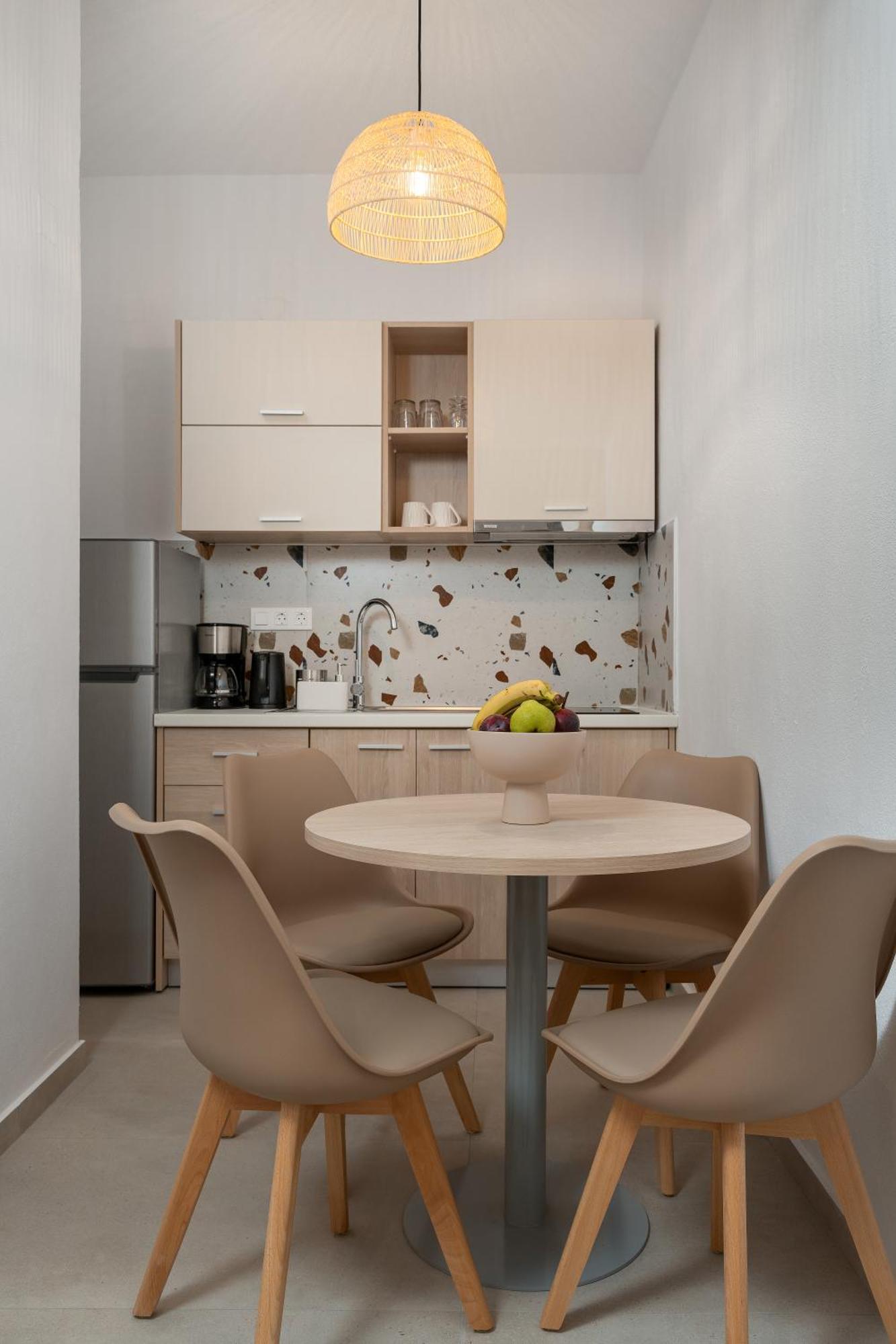 V&C Paradise Apartments Родакинон Екстериор снимка