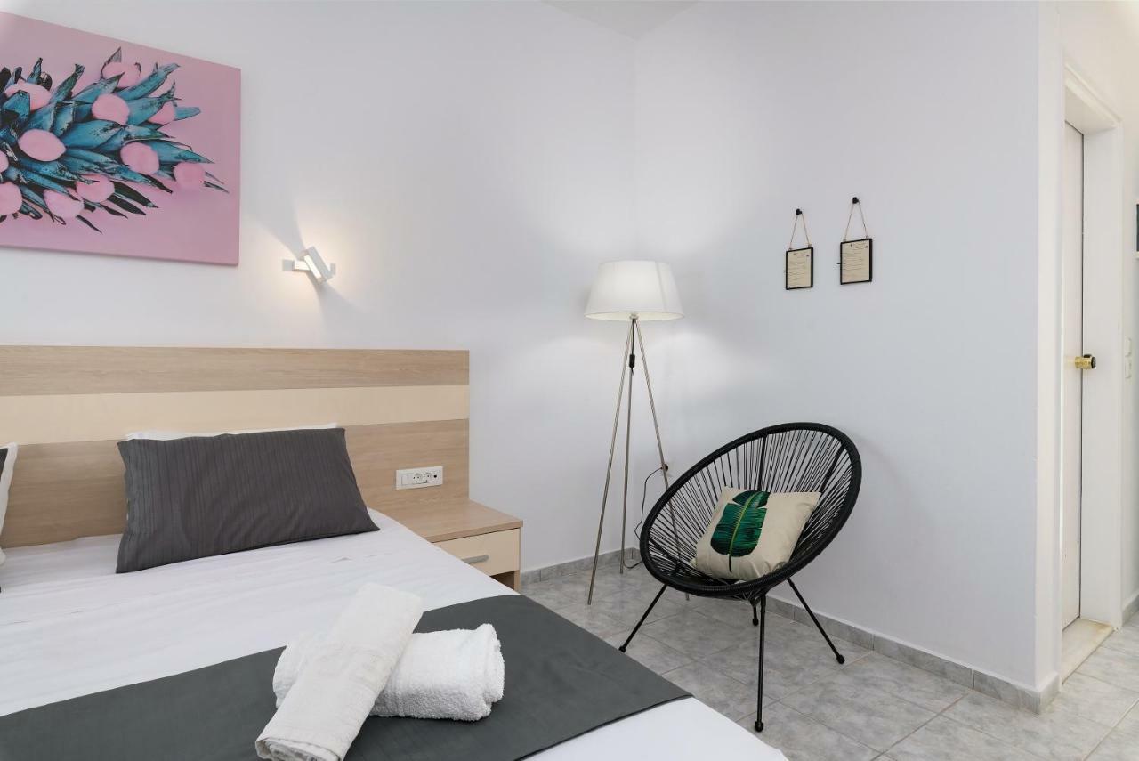 V&C Paradise Apartments Родакинон Екстериор снимка